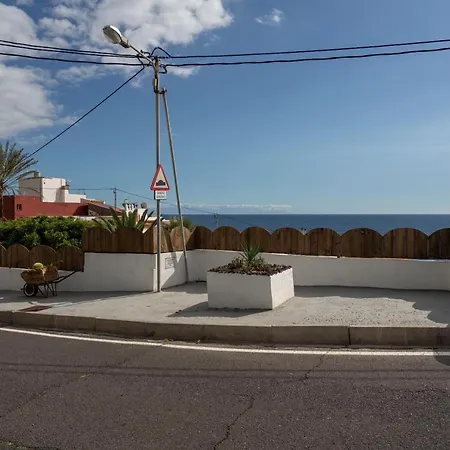 Apartmán Beachhouse With Amazing Terrace Next To The Ocean